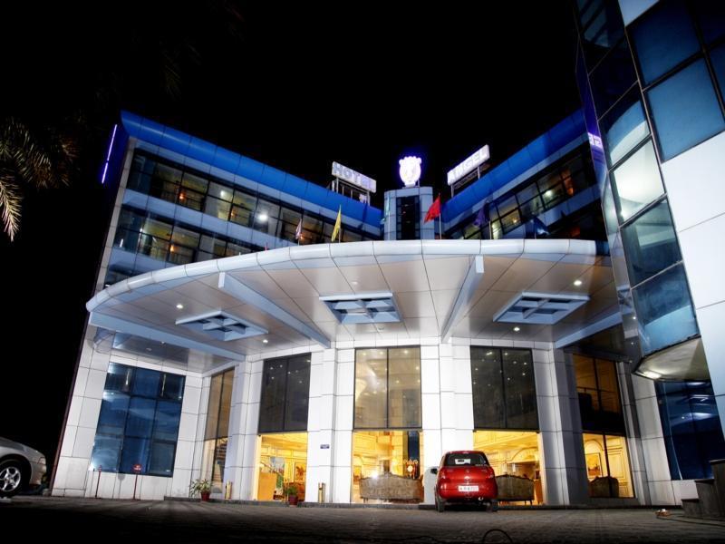 Rk Residency Hotel Tiruppur Bagian luar foto