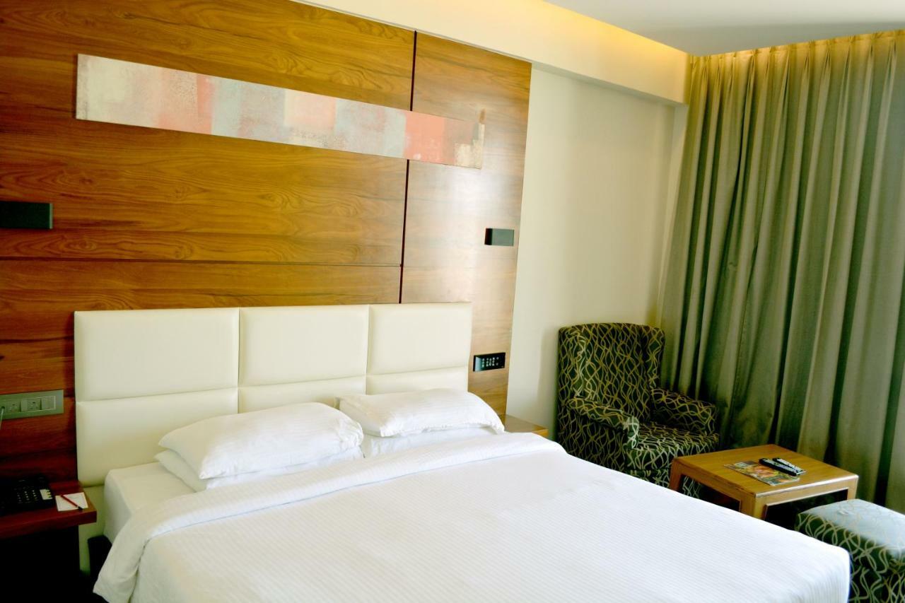 Rk Residency Hotel Tiruppur Bagian luar foto